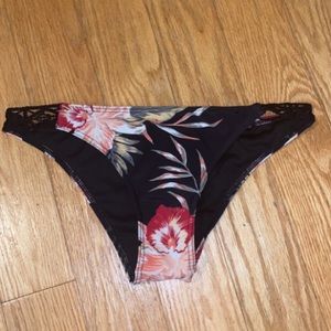 Floral Crochet Roxy Bikini Bottoms 🌸